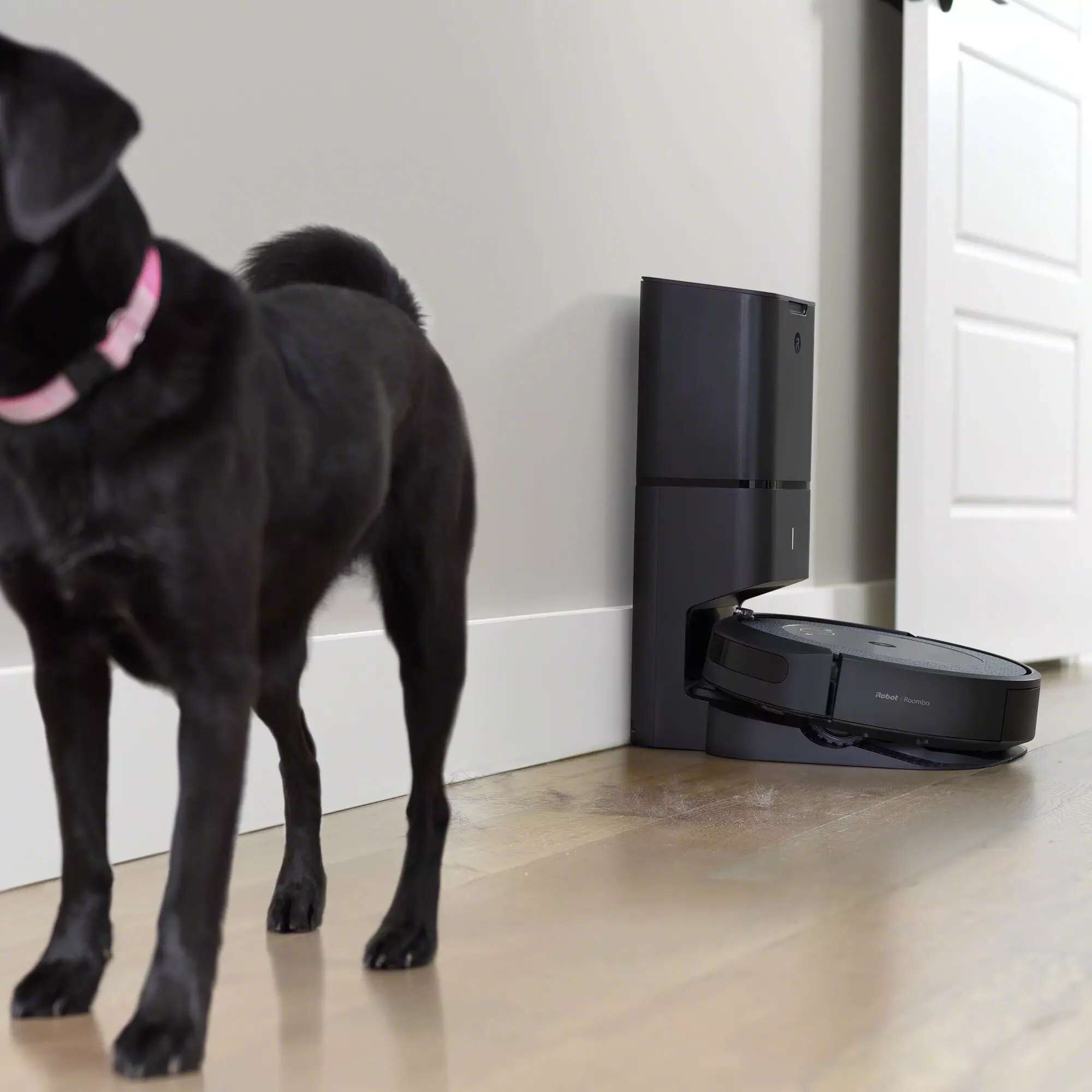 Robot aspirador Roomba® i3+ com esvaziamento automático | iRobot®